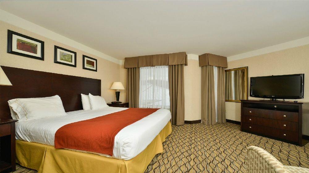 Holiday Inn Express Great Barrington By Ihg Zewnętrze zdjęcie
