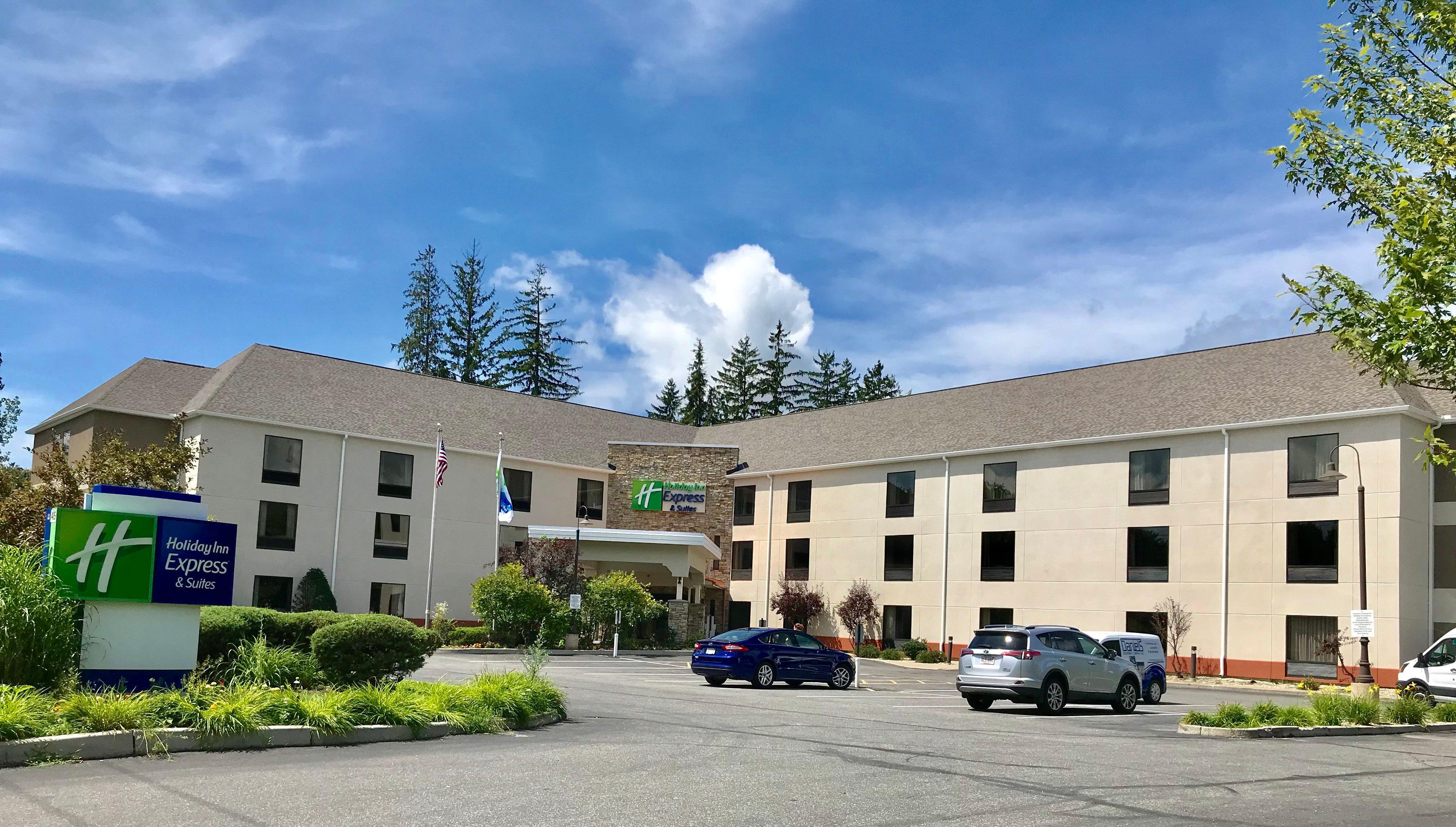 Holiday Inn Express Great Barrington By Ihg Zewnętrze zdjęcie