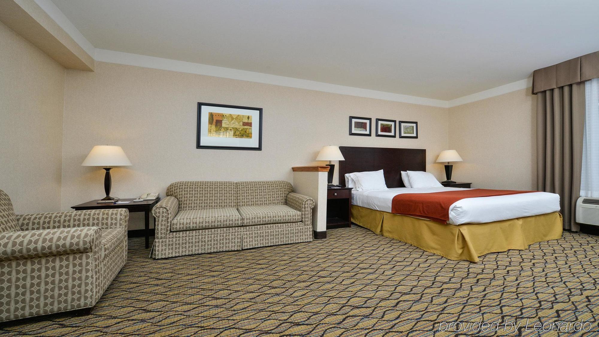 Holiday Inn Express Great Barrington By Ihg Zewnętrze zdjęcie