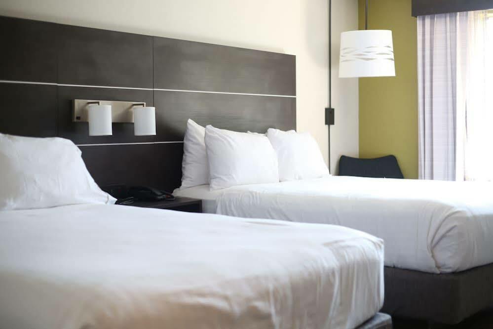 Holiday Inn Express Great Barrington By Ihg Zewnętrze zdjęcie