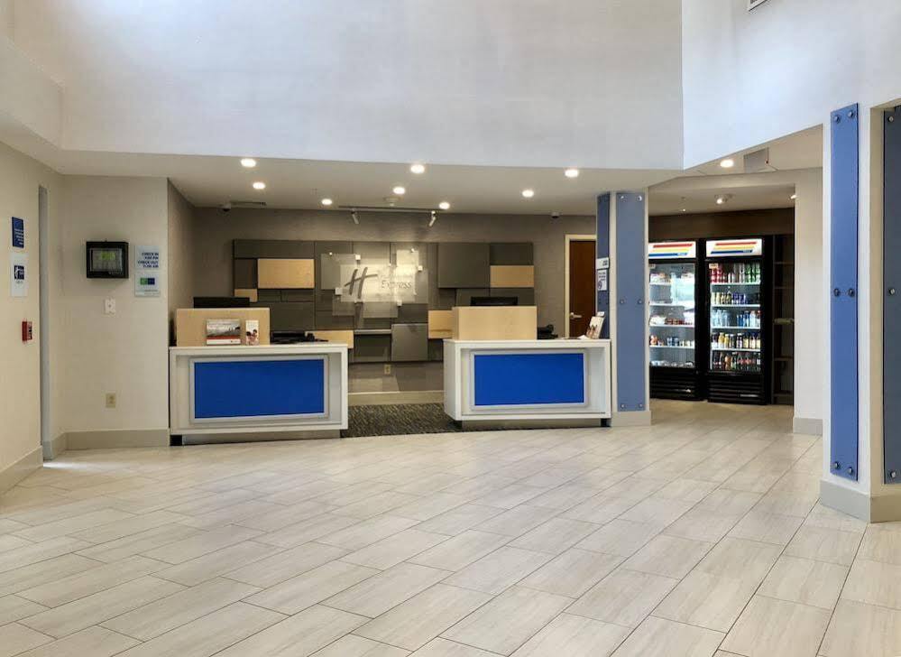 Holiday Inn Express Great Barrington By Ihg Zewnętrze zdjęcie